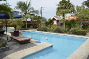 Villa de luxe avec piscine au soleil du sénégal petite cote
